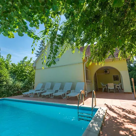 Nyaraló Klimatisiertes In Mit Grill By Interhome Siófok